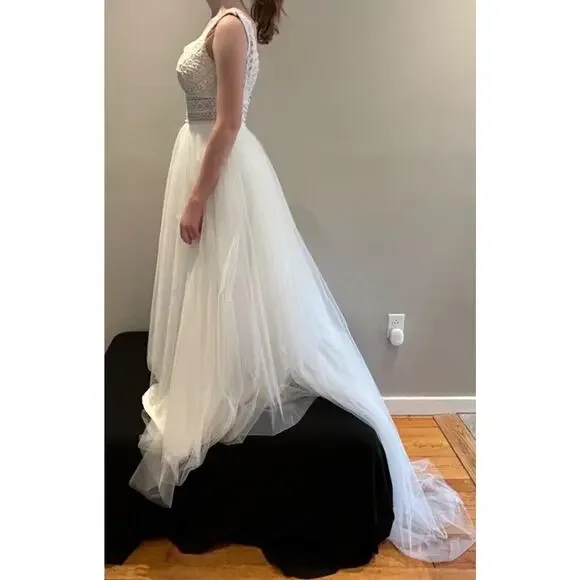 Sorayan size XS Wedding Dress - Picture 3 of 12